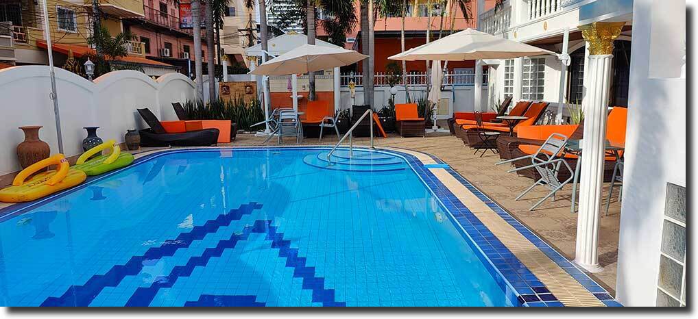 Een hotel met prive zwembad, dat vind je bij hotel villa oranje in pattaya.